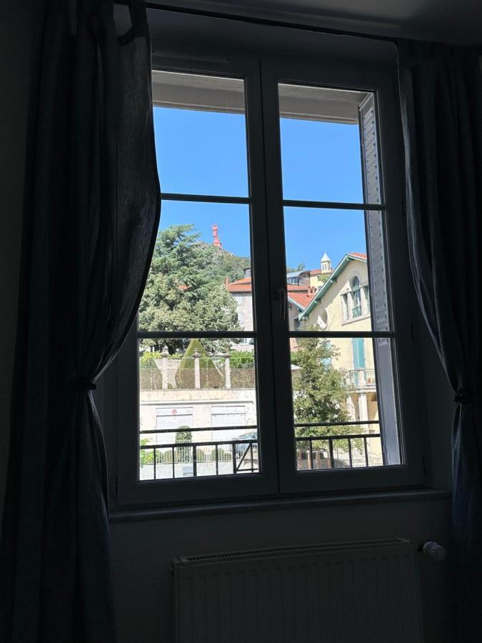 Appartement Avec Terrasse Au Puy Le Puy-en-Velay Екстериор снимка
