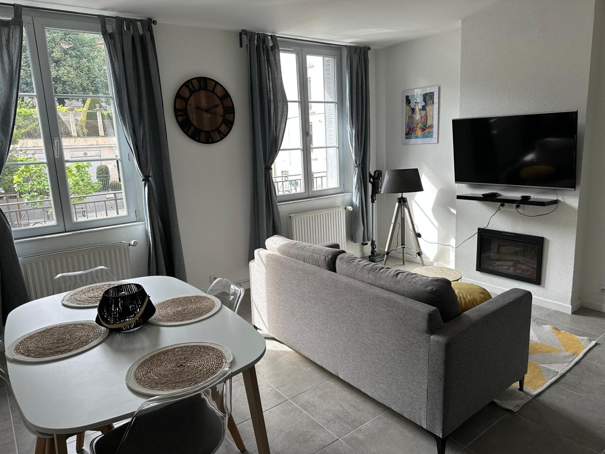 Appartement Avec Terrasse Au Puy Le Puy-en-Velay Екстериор снимка